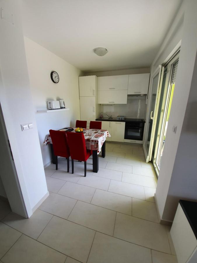 Apartmani Matko 宁 外观 照片