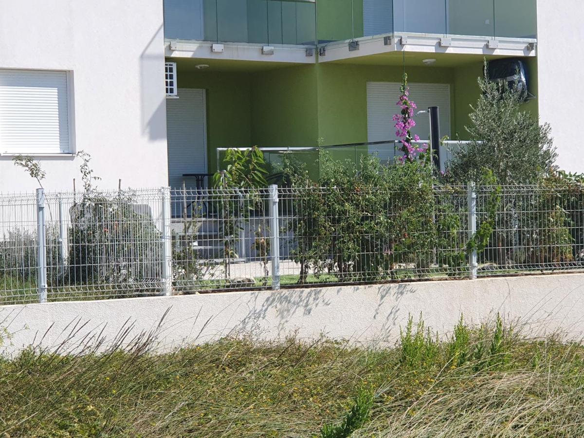 Apartmani Matko 宁 外观 照片