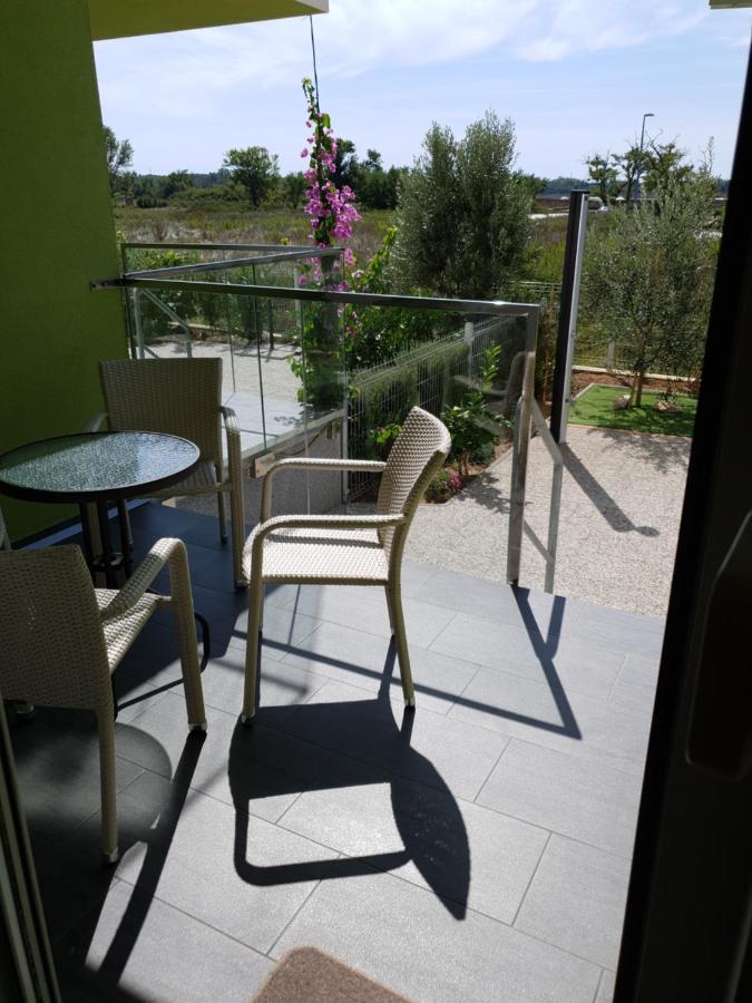 Apartmani Matko 宁 外观 照片