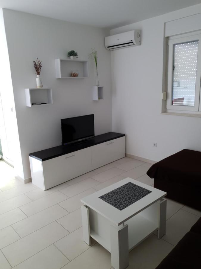 Apartmani Matko 宁 外观 照片
