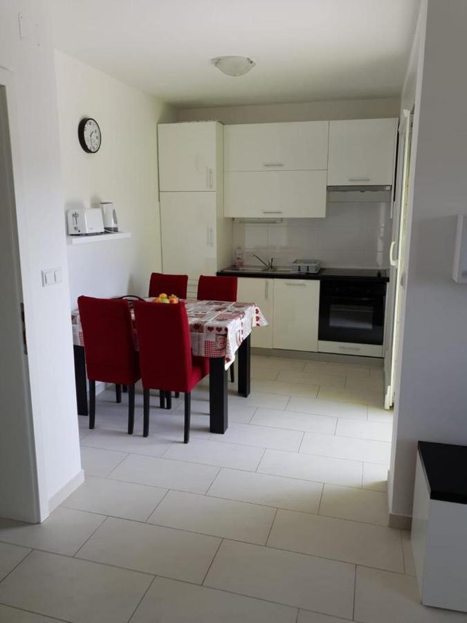 Apartmani Matko 宁 外观 照片