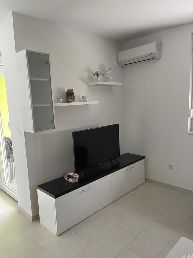 Apartmani Matko 宁 外观 照片