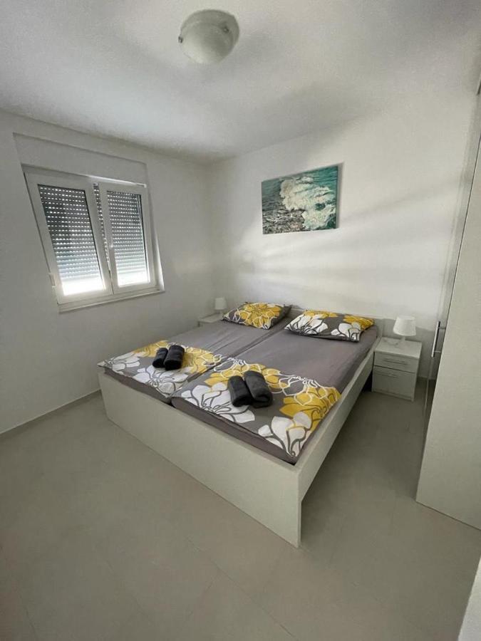 Apartmani Matko 宁 外观 照片